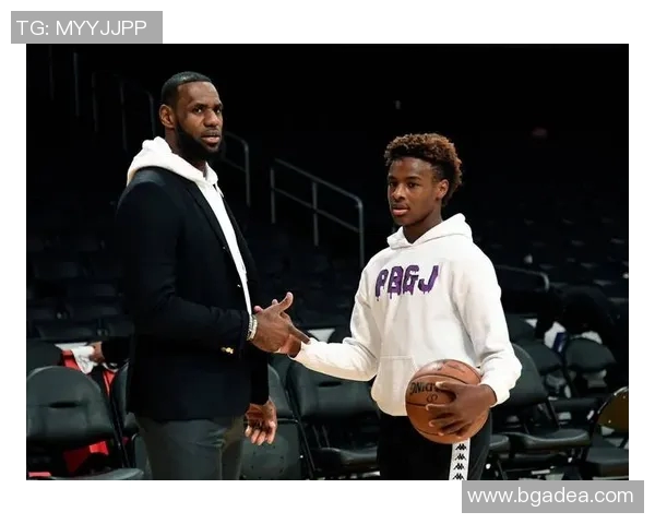 蒂耶罗:感谢布朗尼助攻自己得分 我一开始没意识到队友为我争取比赛用球 蒂耶罗:感谢布朗尼助攻自己得分 我一开始没意识到队友为我争取比赛用球