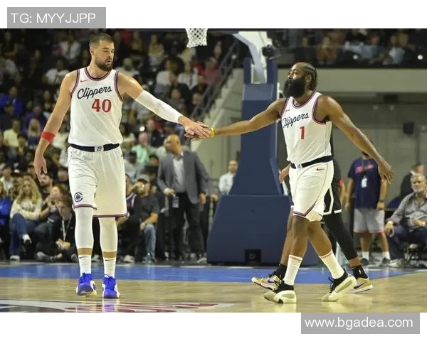 快船103-102勇士2喜2忧！桑普森奇兵，柯林斯太好用，祖巴茨快走