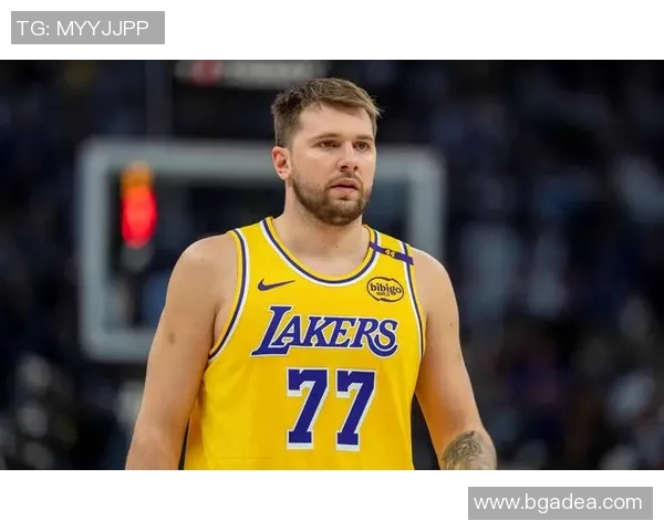 东契奇39+3+4也陪跑？今天，球场的风吹向了那个老炮！